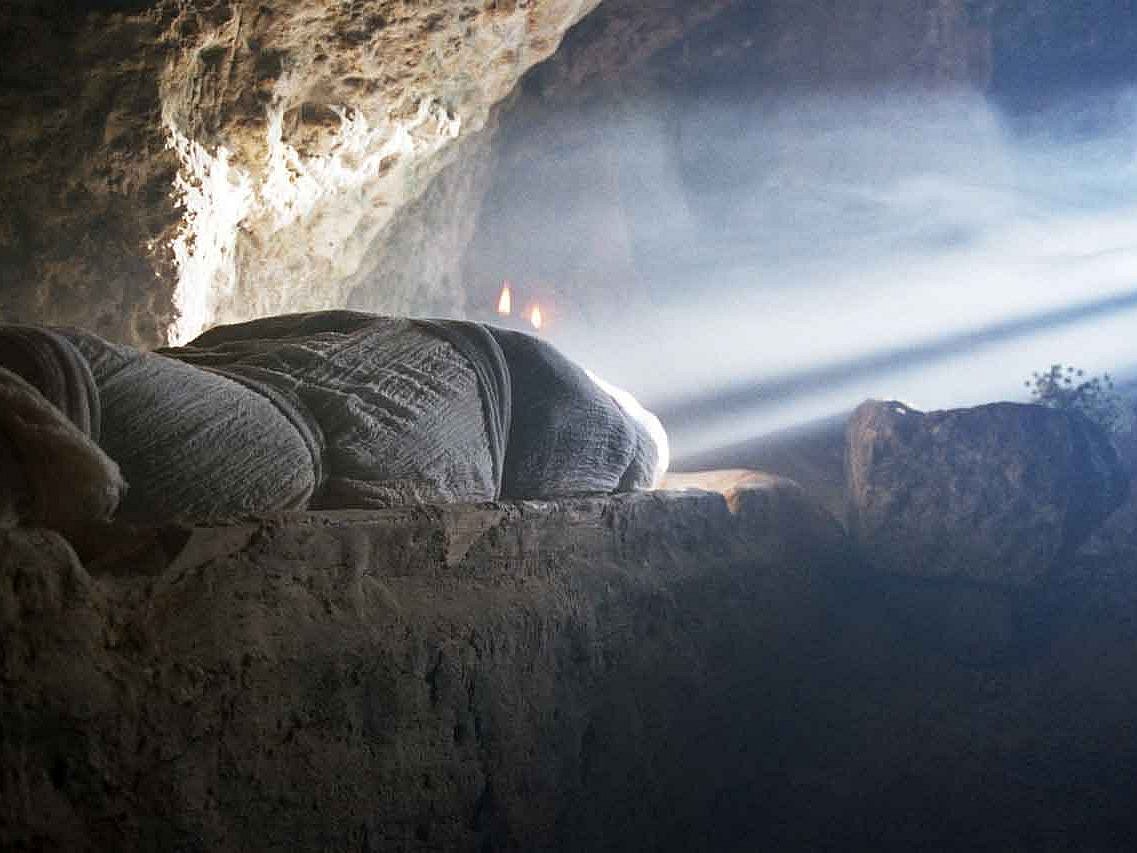 An Karsamstag liegt Jesus in seinem Grab
