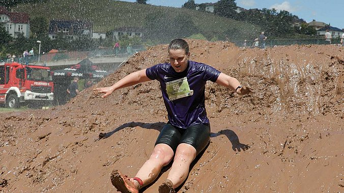 Durch den Schlamm beim Dirty Church Run