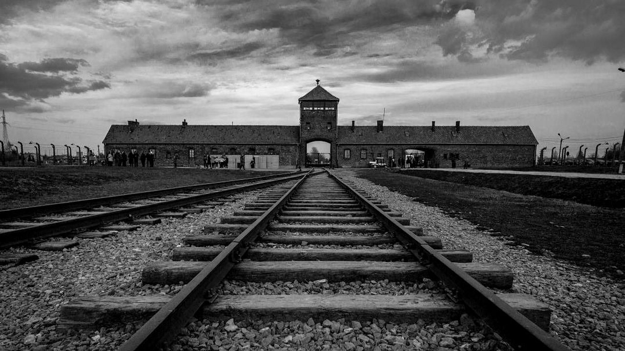 KZ-Auschwitz Zufahrt 