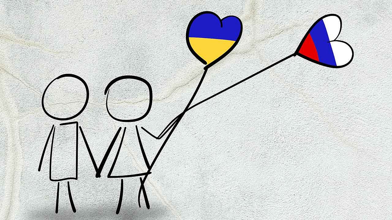 Zwei Strichmännchen und zwei stilisierte Ballons. Darin die ukrainische Flagge und die russische Flagge. Das Mädchen hält die Luftballons in der Hand.