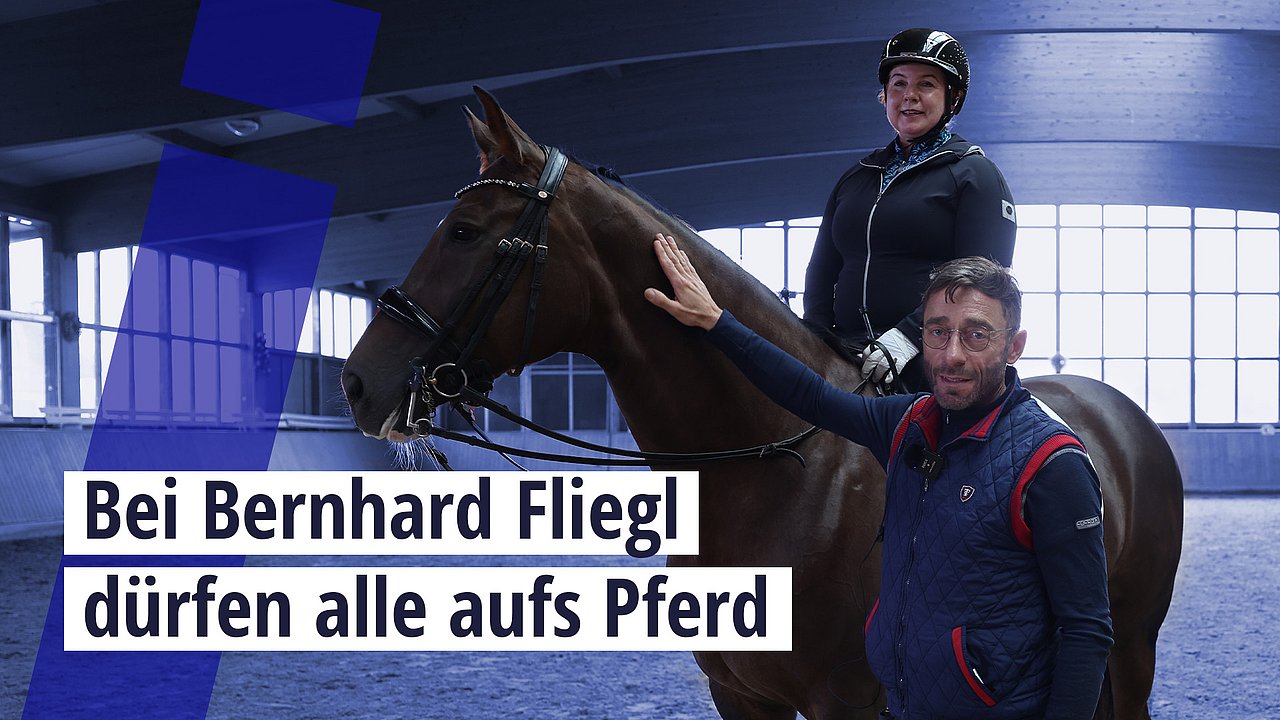 Bernhard Fliegl ist Trainer für Para-Dressur-Reiter