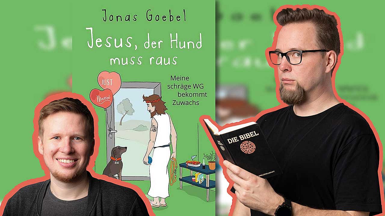 Das Foto ist eine Bildcollage. Im Hintergrund siehst du das Buchcover. Davor ein Portrait vom Autor Jonas und Seba, der eine Bibel in der Hand hält und in die Kamera guckt.