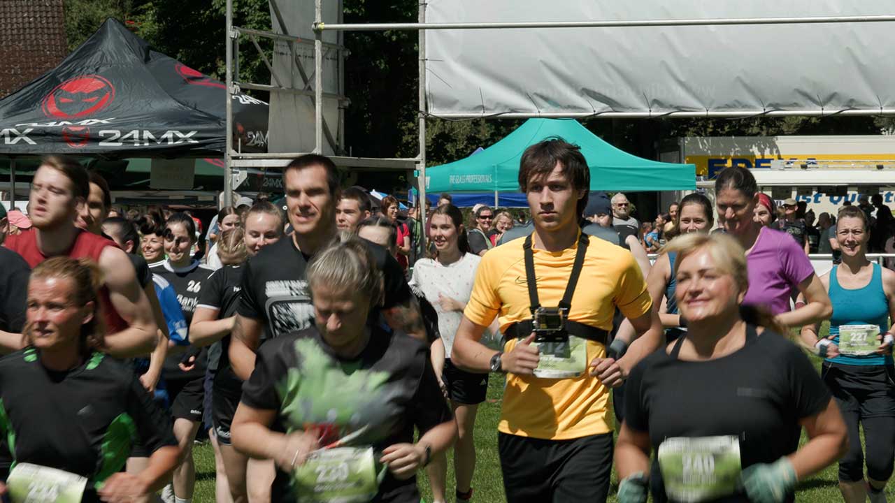 Moritz am Start beim Dirty Church Run